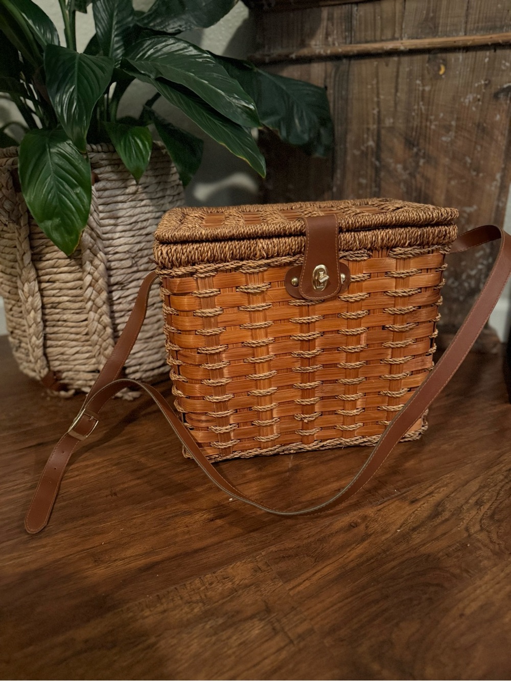 Picnic Basket,  Leather Straps, Vintage Brown 1960’s, Woven, Wicker